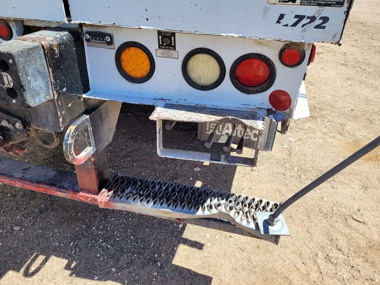 2012-international-7400-image-10