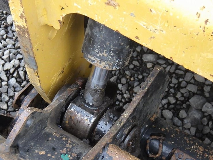 2020-caterpillar-226d3-image-18