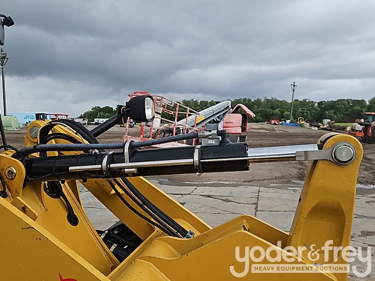 2016-caterpillar-907m-image-11