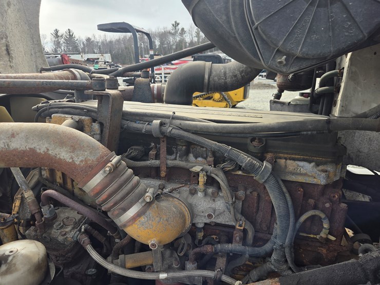 2007-peterbilt-579-image-47