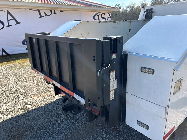 2012-ford-f550-image-17