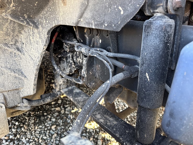 #2199-•-2020-international-a26-sleeper-cab-truck-tractor-image-51