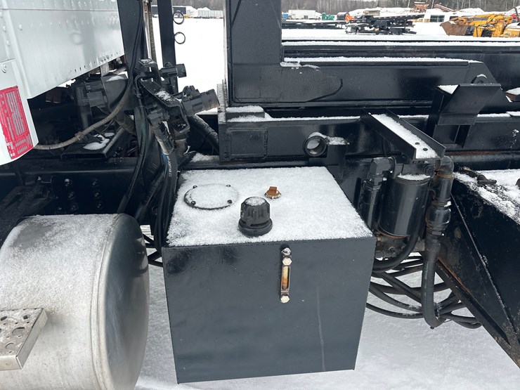 2009-caterpillar-c13-image-17