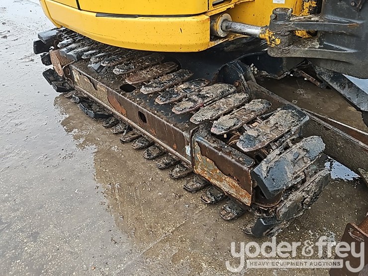 2020-deere-85g-image-12