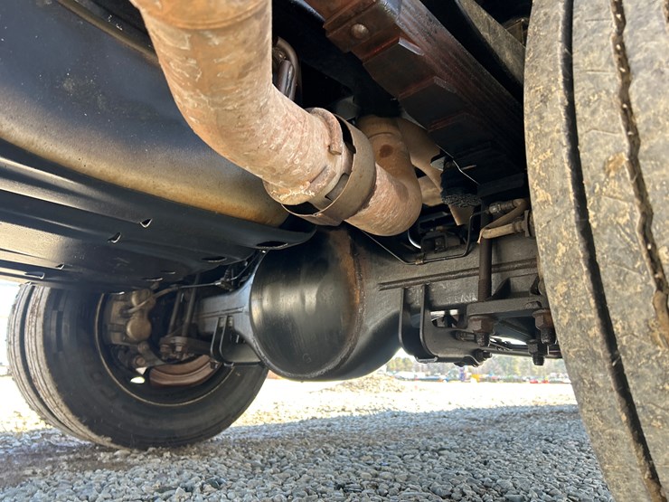 2011-ford-f550-image-35