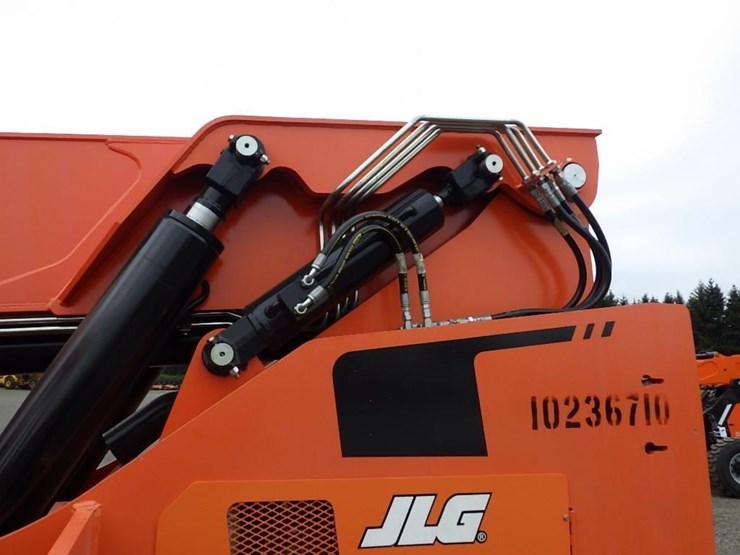 2018-jlg-8042-image-18