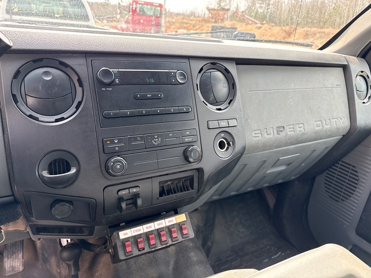 2011-ford-f350-image-39