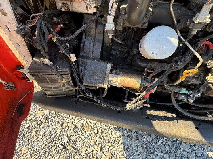 bobcat-t550-image-25