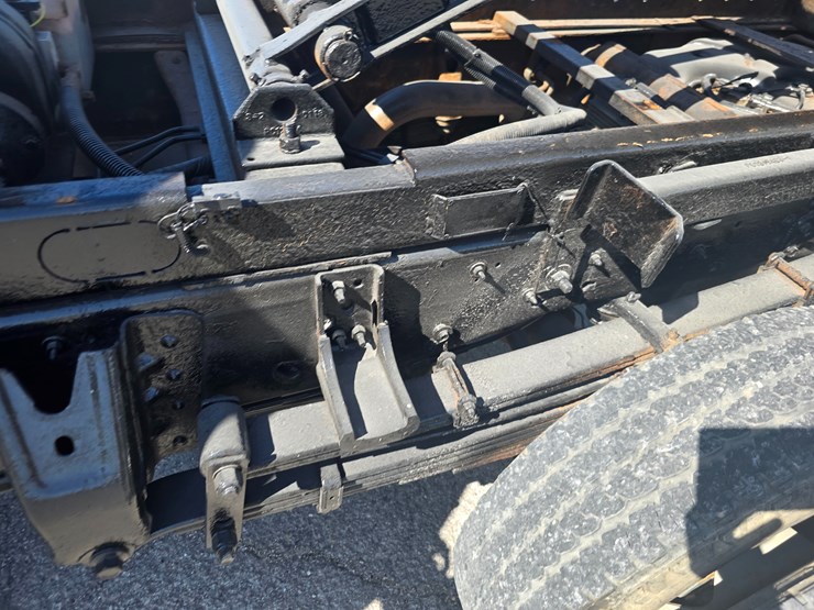 2019-chevrolet-silverado-3500-image-73