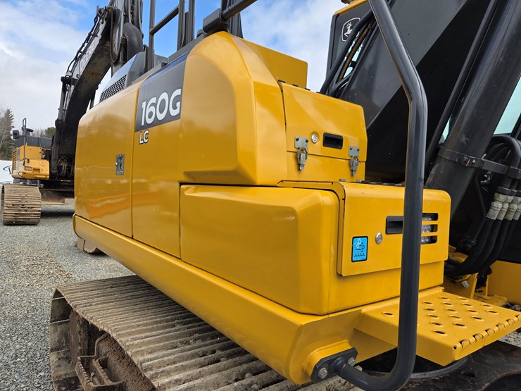 deere-160g-lc-image-25