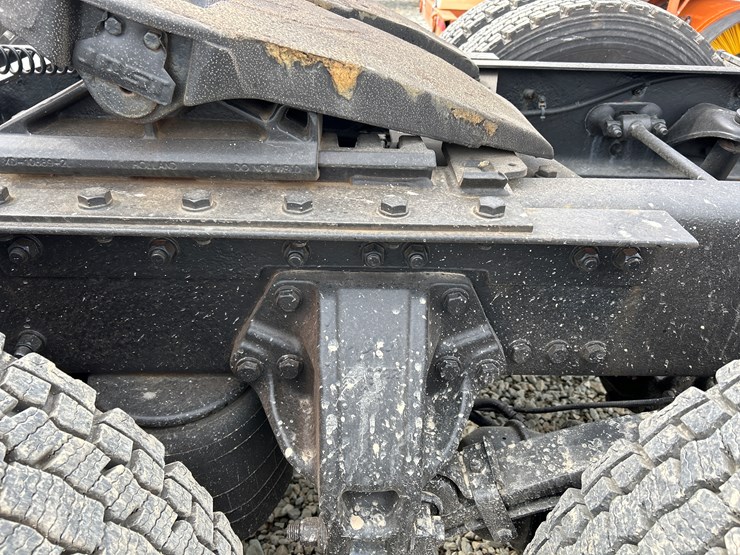 2015-kenworth-t680-image-28