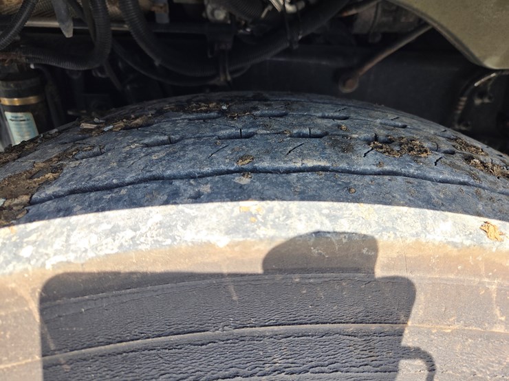 2013-peterbilt-337-image-60