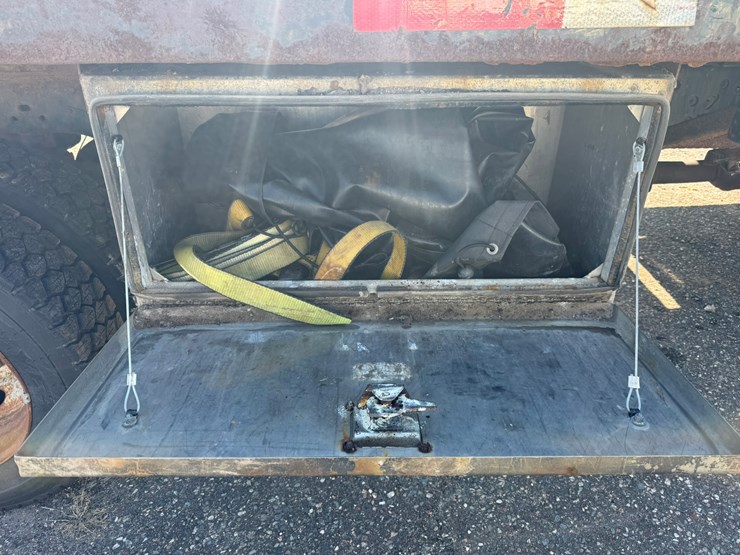 2011-ford-f550-xl-image-21