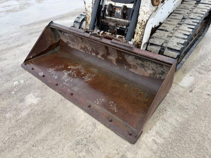 2016-bobcat-t750-image-16