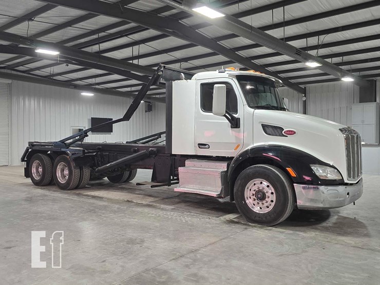 2016-peterbilt-579-image-2