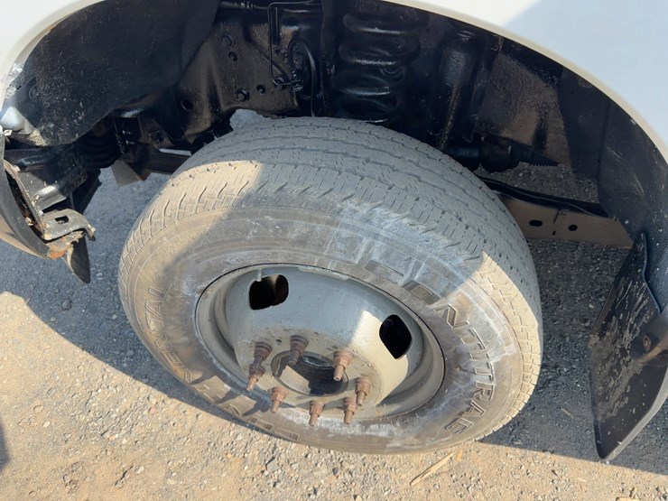 2015-ford-f350-xl-image-11