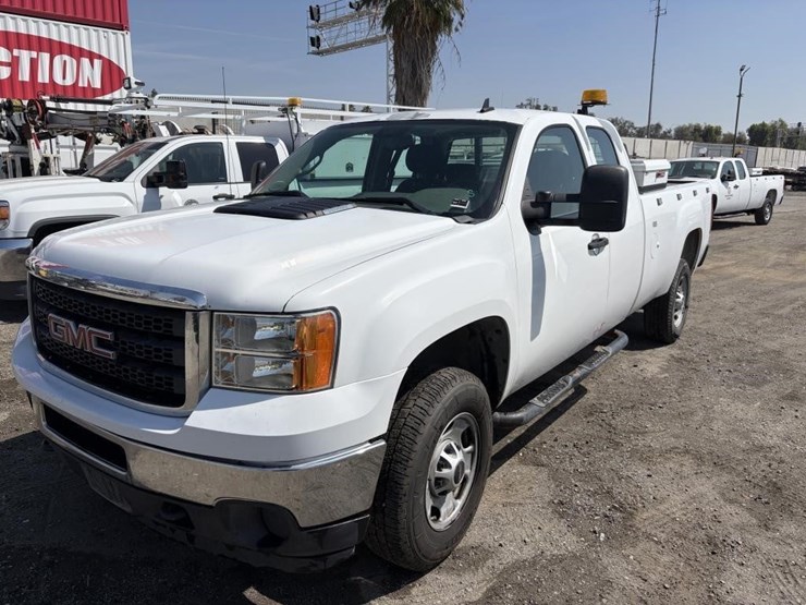 2012-gmc-sierra-2500-image-1