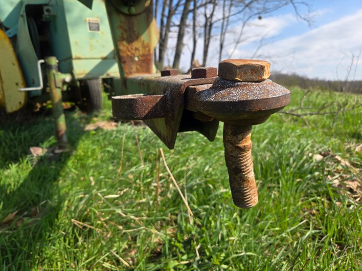 john-deere-327-image-12