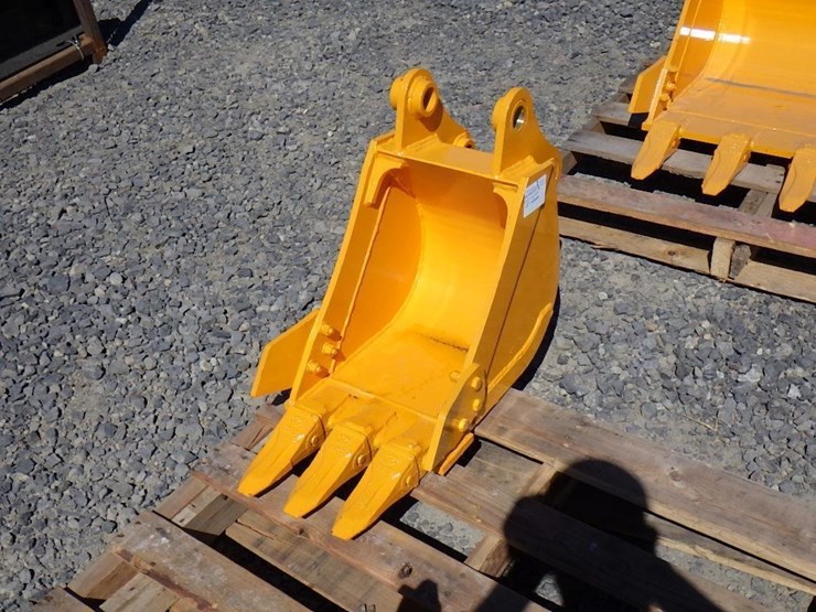 caterpillar-303-image-1