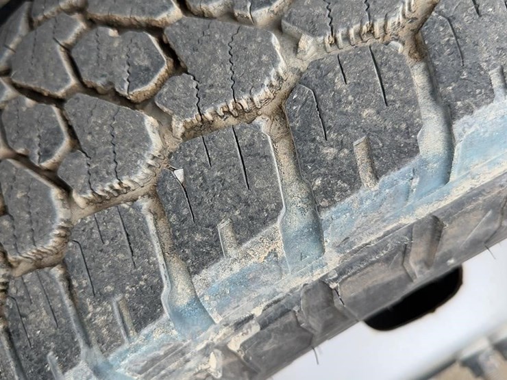 2021-ford-f350-xl-image-15