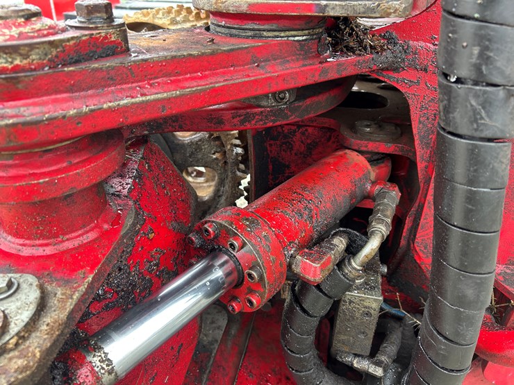 massey-ferguson-8-image-28