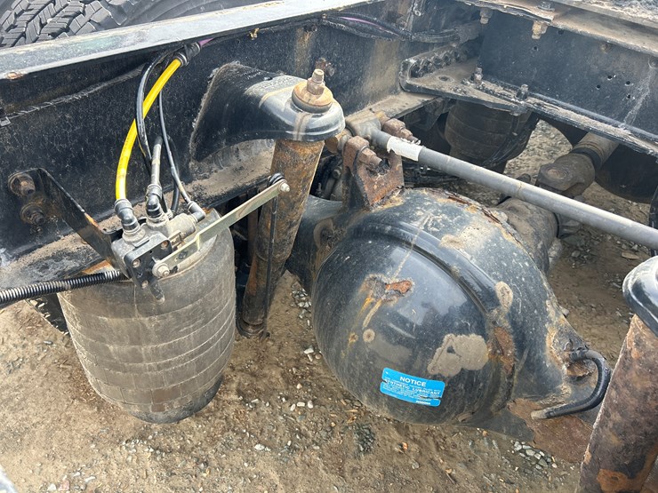 2017-kenworth-t680-image-25