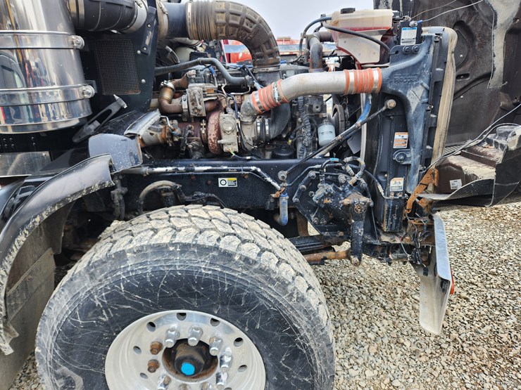 2014-kenworth-t800-image-13