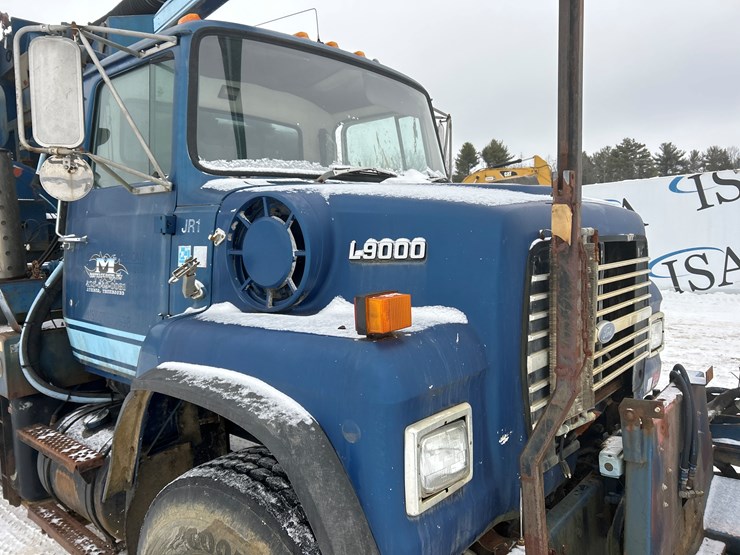 1990-ford-l9000-image-12