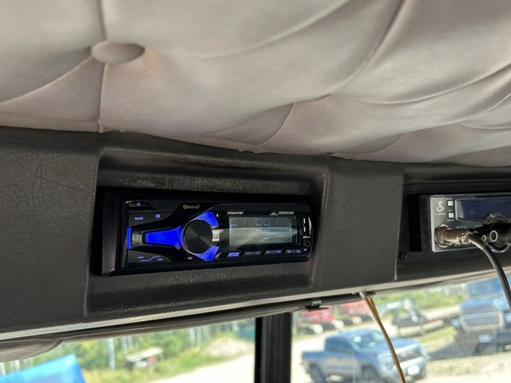 #1114-•-2005-western-star-tri-axle-heavy-haul-truck-tractor-image-69