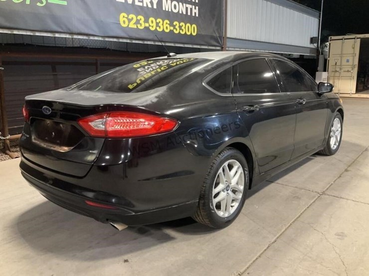 2014-ford-fusion-se-sdn-image-7