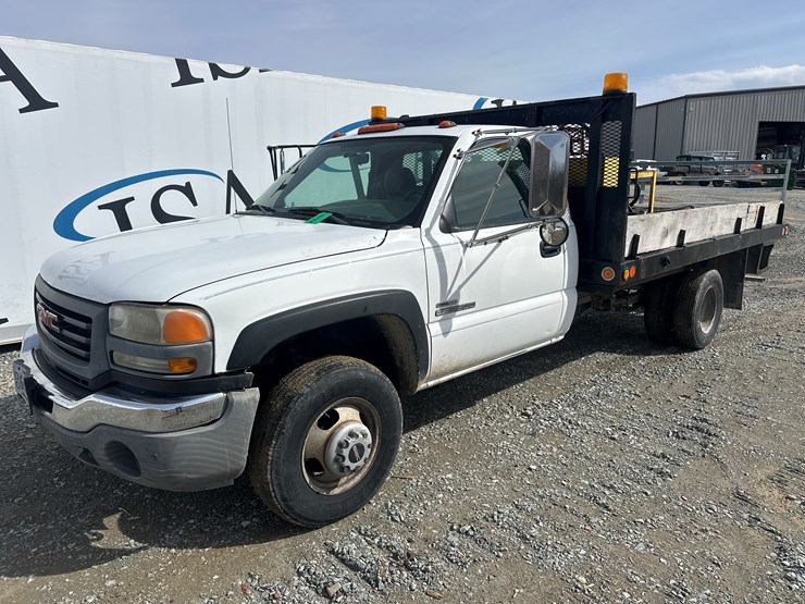2005-gmc-3500-image-1