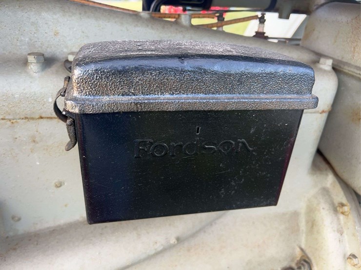 brand-new-never-used-1925-fordson-tractor-image-54