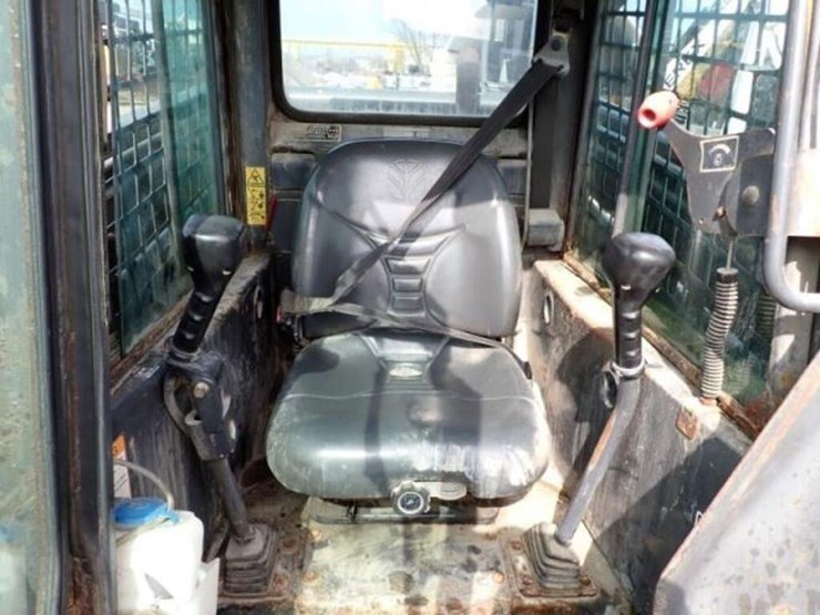 2005-new-holland-ls185b-image-19