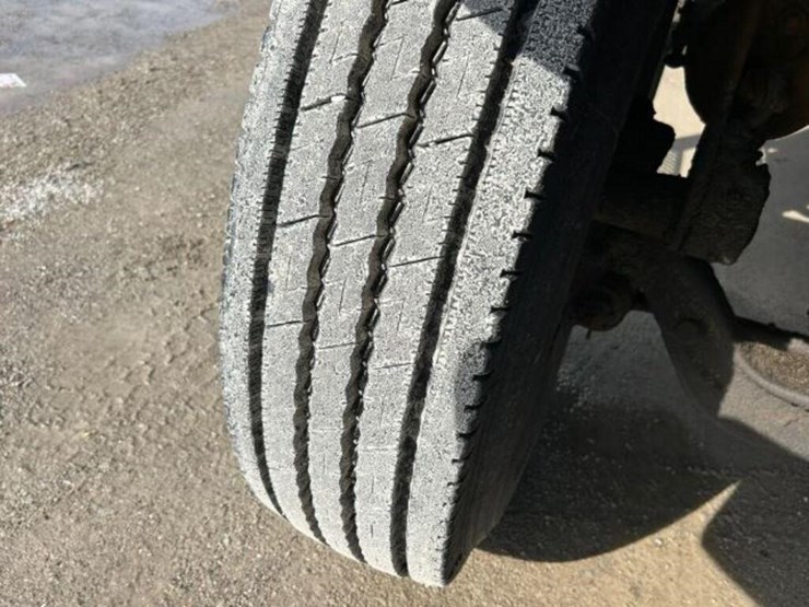 1997-ford-f800-image-92