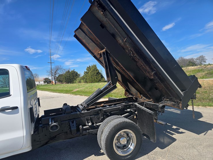 2019-chevrolet-silverado-3500-image-52