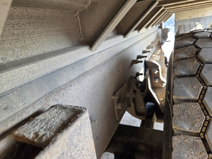 2012-international-7600-image-30