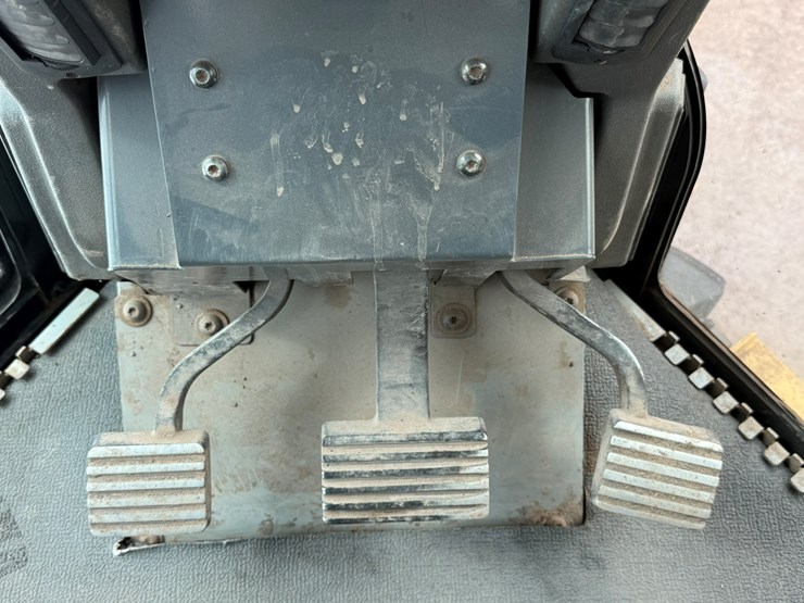 caterpillar-160m-image-98