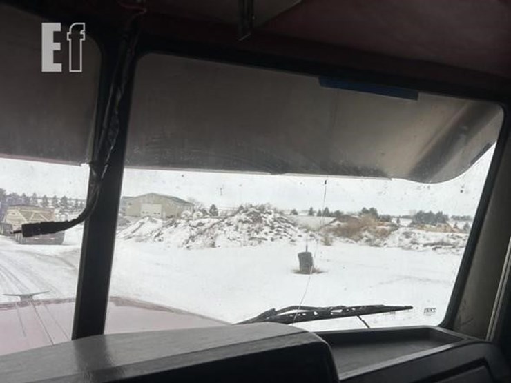 1997-peterbilt-357-image-17