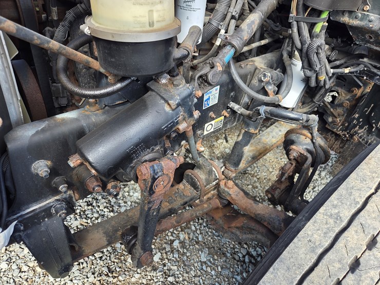 2013-peterbilt-337-image-36