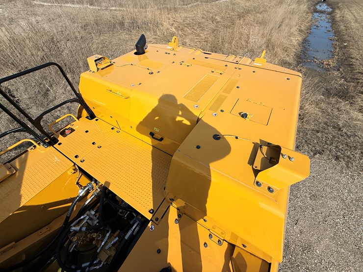 #1968-•-caterpillar-excavator-image-52