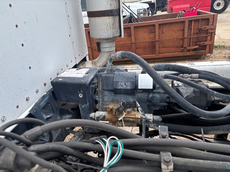 2004-kenworth-w900-image-54