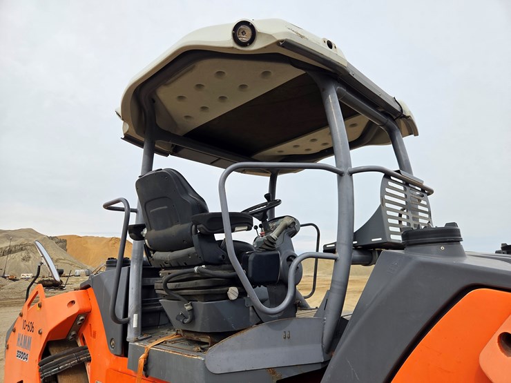 2012-hamm-hd140-image-37