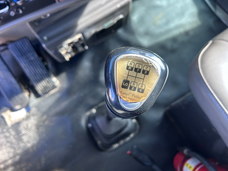 #1679-•-2004-kenworth-flatbed-truck-image-40