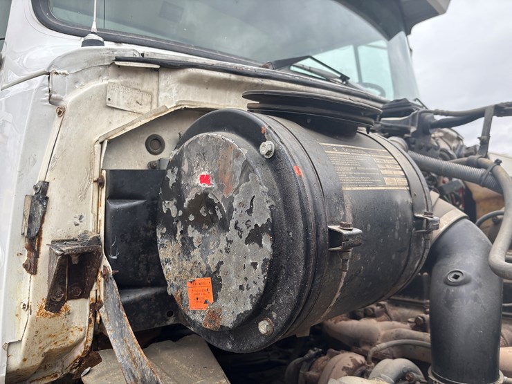 1997-ford-lt8000-image-32