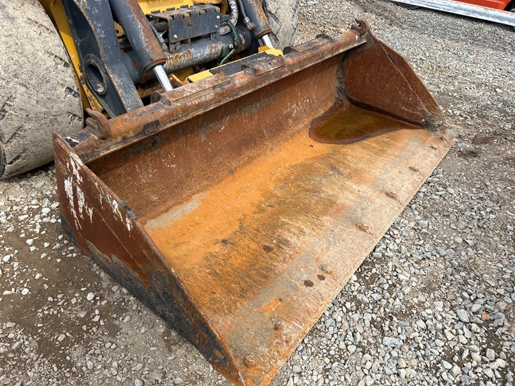 2020-deere-332g-image-10