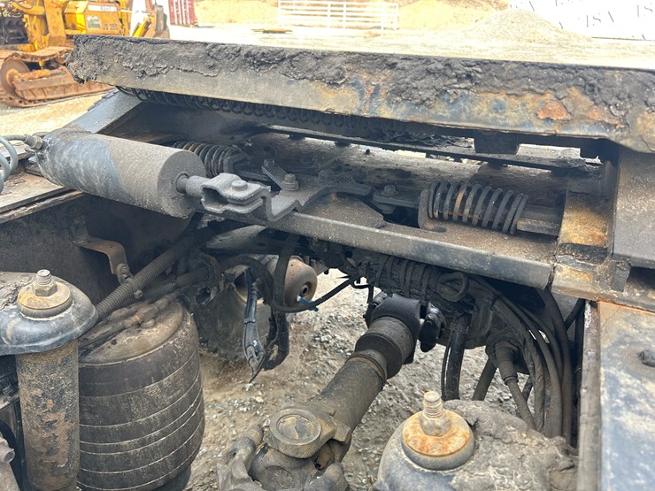 2017-kenworth-t680-image-33