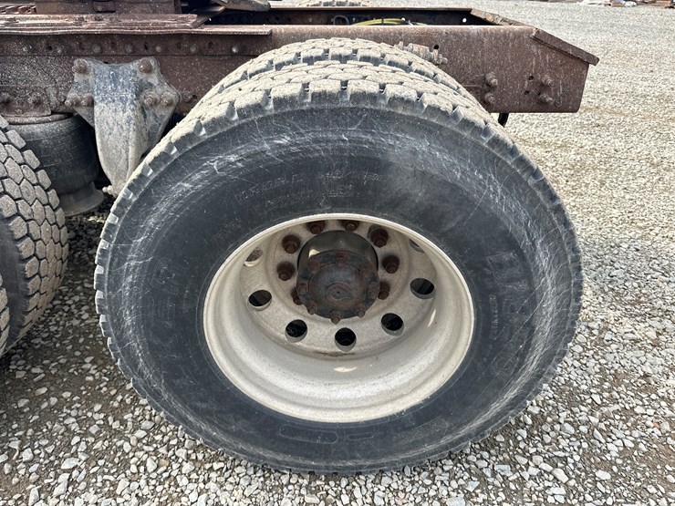 2001-caterpillar-c15-image-52