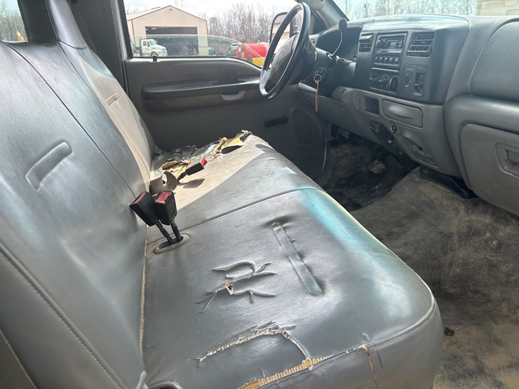 2004-ford-f450-image-39