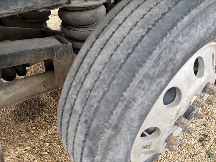 2004-kenworth-w900-image-111