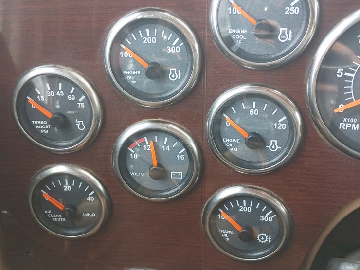 2012-massey-ferguson-8-image-46